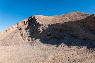 İsrail 'deki ölü denizin dağ manzarası.