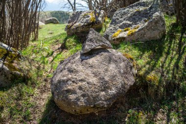 Kırım 'daki dağın taş duvarı
