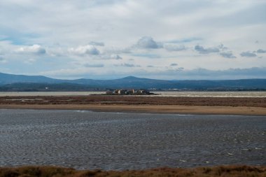 Deniz manzarası ve kumsal.