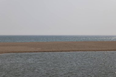 Sahildeki deniz manzarası