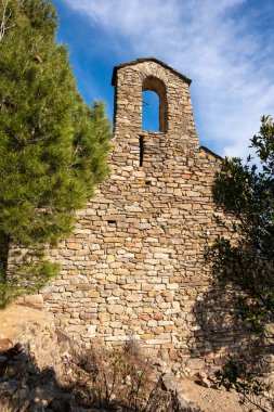 Kutsal üçlünün antik kilisesinin kalıntıları, İsrail 'in antik şehri.