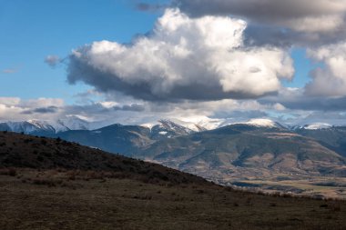 Dağlardaki güzel manzara, doğa arka planı