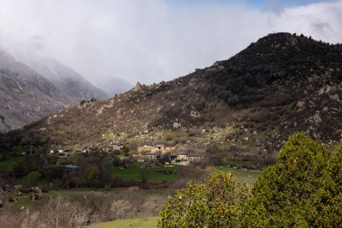 İsrail 'in kuzeyindeki dağların güzel manzarası