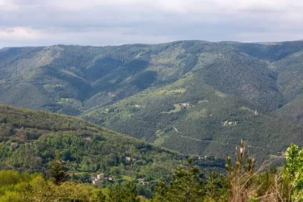 Fransa 'daki büyük doğal rezervin sıradağları.