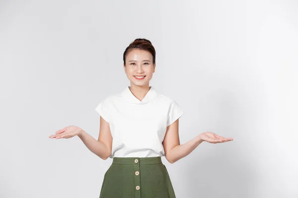 Mujer Asiática Joven Levantó Mano Izquierda Derecha Para Comparar Demostrar — Foto de Stock