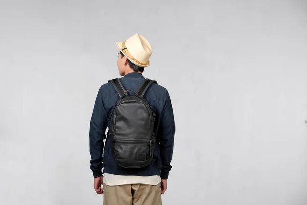 Azjatycki Człowiek Podróży Backpacker Białym Tle — Zdjęcie stockowe
