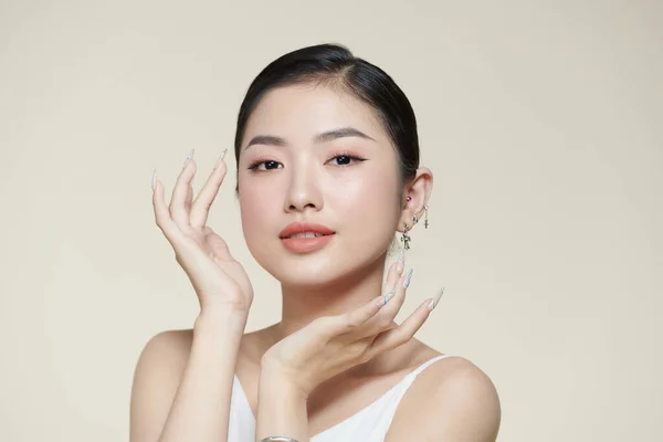 Asian Woman Beautiful Face Fresh Smooth Skin — Photo