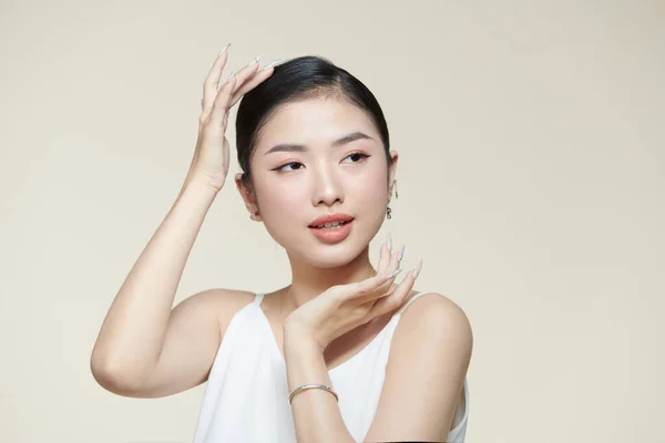 Portrait Beautiful Asian Woman Skin Care Healthy Hair Skin Close — Fotografia de Stock