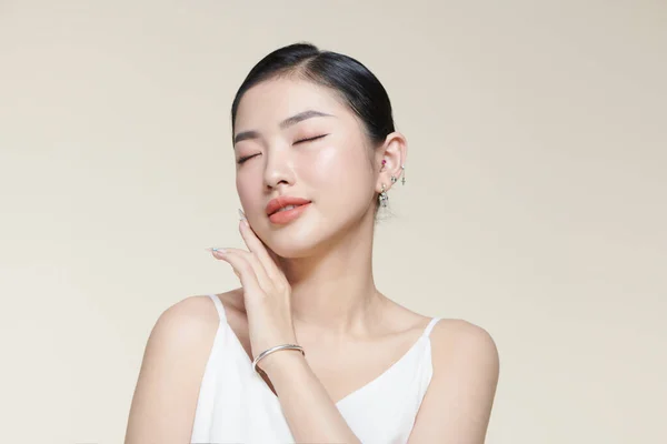 Portrait Beautiful Asian Woman Skin Care Healthy Hair Skin Close — Stock Photo, Image