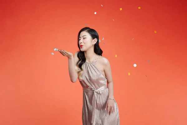 Beau Glamour Asiatique Fille Coups Confettis — Photo