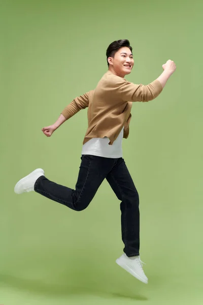 Foto Tamaño Completo Joven Feliz Emocionado Loco Positivo Hombre Saltando — Foto de Stock
