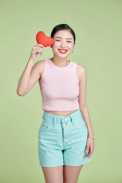 Young Smile Woman Hold Red Heart — Fotografia de Stock