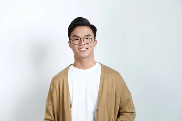 Porträtt Ung Asiatisk Man Bär Glasögon Bakgrunden — Stockfoto