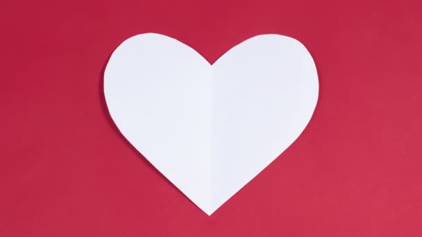 Big White Heart Flaps Its Wings Symbol Love Greeting Card — Stockvideo
