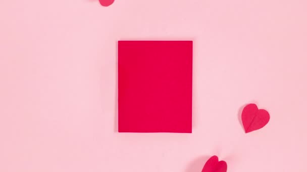 Red Card Text Happy Valentine Day Hearts Fly Waving Wings — Vídeo de stock