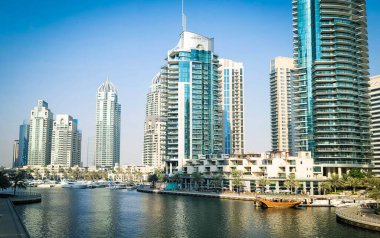 Dubai Marina Gökyüzü Kazıyıcıları Jumeirah Lakes Kuleleri 'nde