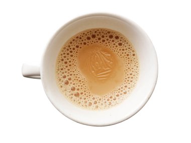 Beyaz arka planda izole edilmiş bir fincan çay.