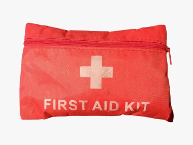 İlk AId Kit kesesi beyaz arkaplanda izole edildi