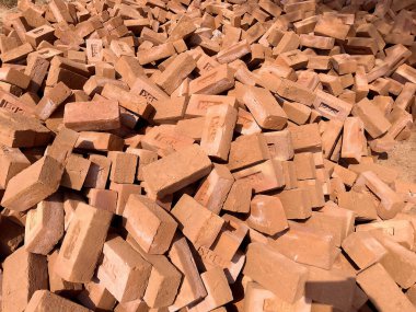 Taze Tuğla Yapımı Üretim Alanında