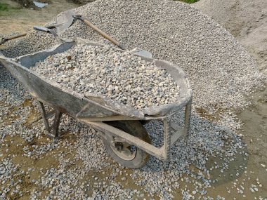Trolley İşçi Bayramı 'nda Ezilmiş Taş' ı Teslim Etmek İçin Çalışan İşçi Partisi