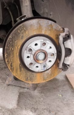 Paslı Eski Araba Fren Sistemi - Disk Plaka Tasarımı