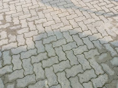 Açık havada İnce Islak Dokuya sahip birbirine kenetlenmiş Beton Yollar
