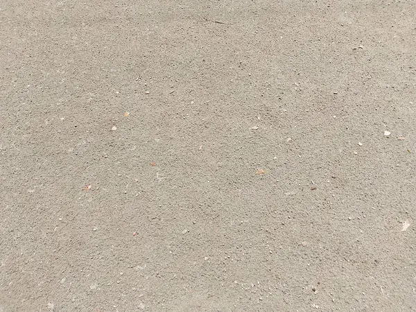 kanal 'ın nehir kıyısında ıslak kum.