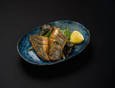 Japon restoranının yemekleri körili bento şehriyesi.