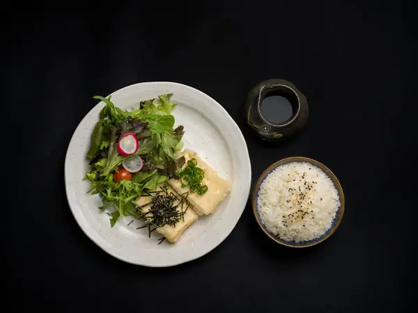 Japoński Sushi Jedzenie Makaron Bento Sake — Zdjęcie stockowe