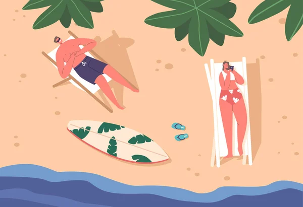 穏やかな最高のカップル男性キャラクターの眺め柔らかい砂とクリスタルクリアブルーの水に囲まれた黄金の光線に囲まれたサンキスのビーチで休んでいます 漫画人ベクトルイラスト — ストックベクタ