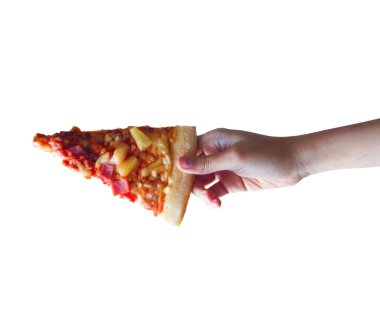 Beyaz arka planda izole edilmiş klasik pepperoni pizza dilimi. Pizza dilimi, beyaz arka planda izole edilmiş. Lezzetli peperonili pizza biberli ve zeytinli dilimler, erimiş pizza parçaları.