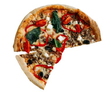 Bizon mozzarella ve fesleğenli ev yapımı İtalyan Margherita pizzası. Geleneksel geleneksel kraliçe beyaz arka planda pepperoni pizza dilimleri. Peynirli pizza, domates.