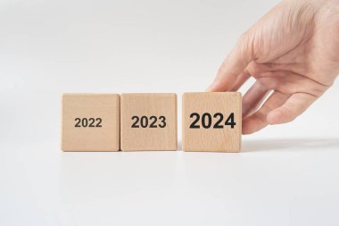 2024 yıllık strateji iş büyüme fikri. Yeni iş stratejisi kavramı. 2024 hedef planlama iş konsepti.