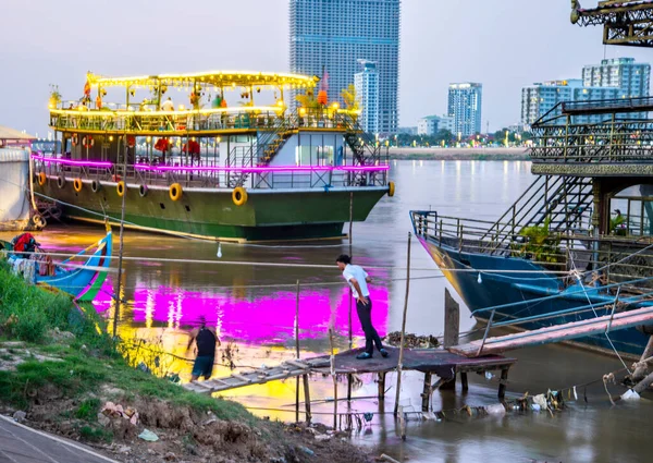 Coloratamente Illuminato Crepuscolo Sulla Zona Del Fiume Phnom Penh Utilizzato — Foto Stock