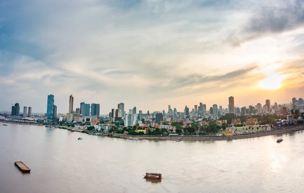Rooftop Άποψη Κοιτάζοντας Κατά Μήκος Του Ποταμού Πριν Συγχωνευθεί Mekong — Φωτογραφία Αρχείου