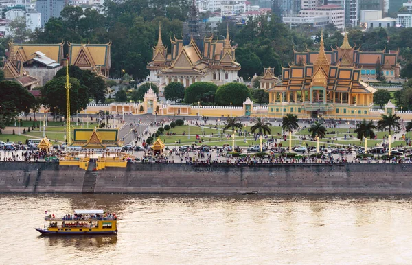 Uitzicht Het Dak Kijkend Riverside Gebied Van Cambodja Hoofdstad Stad — Stockfoto