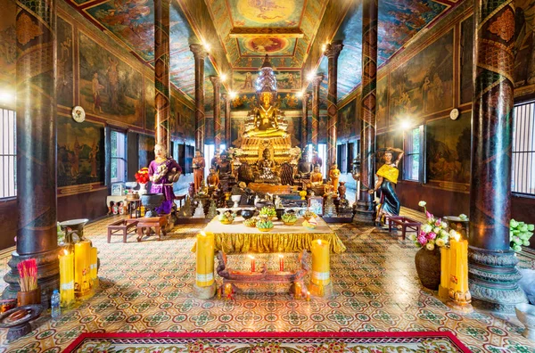 Importante Pagoda Histórica Khmer Rodeada Jardines Centro Ciudad Adornadamente Decorada — Foto de Stock