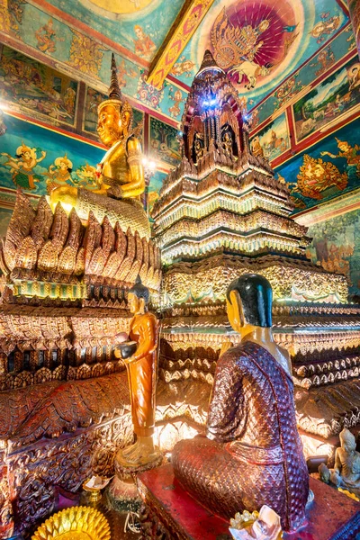 Importante Pagoda Histórica Khmer Rodeada Jardines Circulares Centro Ciudad Adornadamente — Foto de Stock