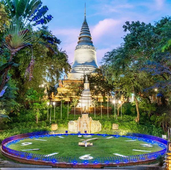 Wat Penh Tuinen Een Geschenk Uit China Bedekt Met Groen — Stockfoto