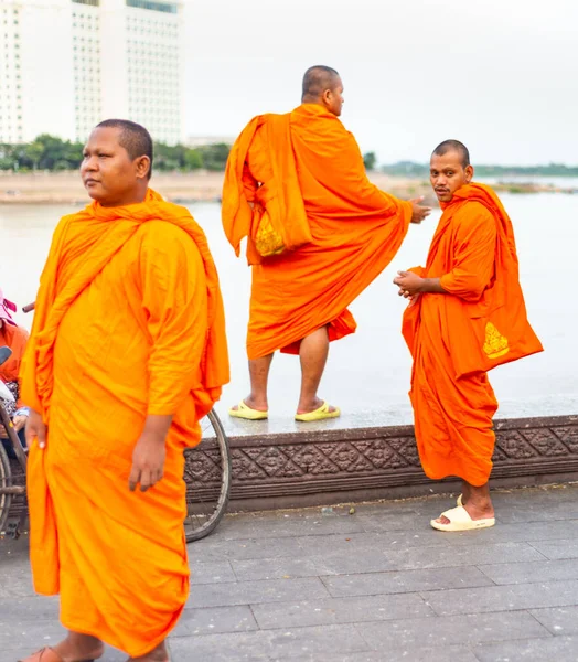 Phnom Penh Cambogia Gennaio 2023 Monaci Tutte Età Provenienti Dai — Foto Stock