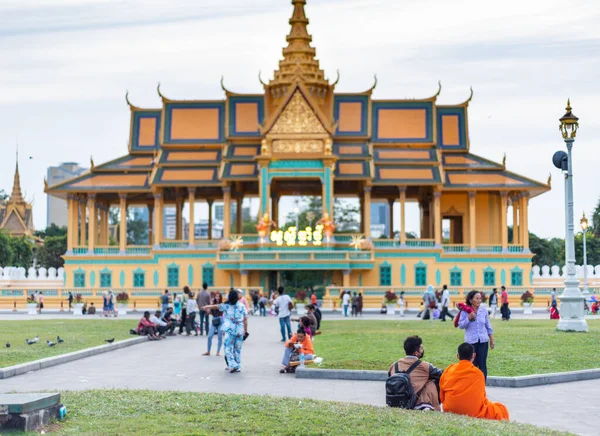 Phnom Penh Cambodja Januari 2023 Bij Zonsondergang Lopen Veel Khmer — Stockfoto
