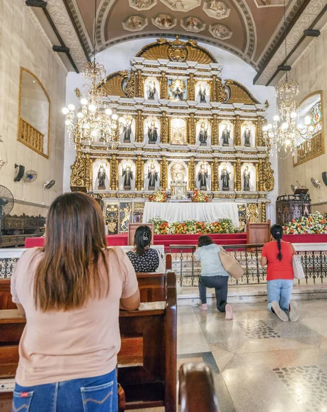 Cebu City Cebu Filipíny Ledna 2023 Mnoho Zbožných Filipínských Katolíků — Stock fotografie