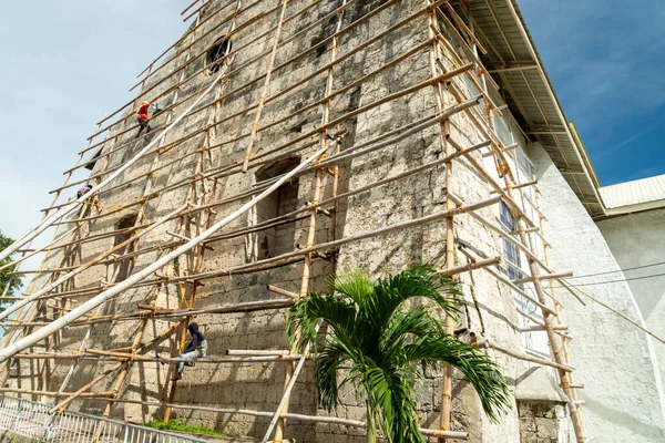 Cebu Island Filippinerna Januari 2023 Noggrant Använda Bambustavar Som Klätterställning — Stockfoto