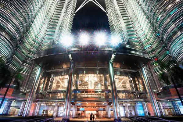 Kuala Lumpur Malajsie Duben 2023 Čtyři Sloupy Nerezové Oceli Stojí — Stock fotografie