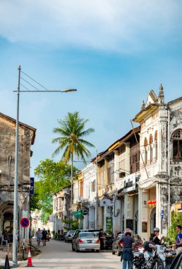 Penang, Malezya-25 Nisan 2023: Çin ve İngiliz sömürge döneminden kalma binaların hisorik mimarisi, Penang 'ın başkenti, bir Dünya UNESCO Mirası sahası ve turizm merkezinin yollarını çizmektedir..