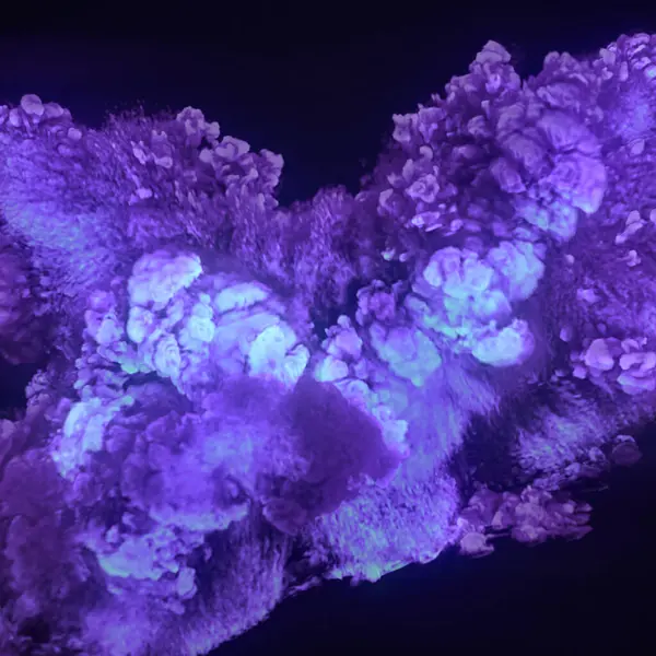 Visualización Tridimensional Una Explosión Química Color Neón Con Poderosos Remolinos — Foto de Stock