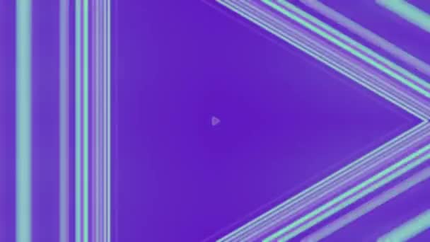 Running Rayas Combustión Triangulares Color Neón Brillante Sobre Fondo Púrpura — Vídeos de Stock