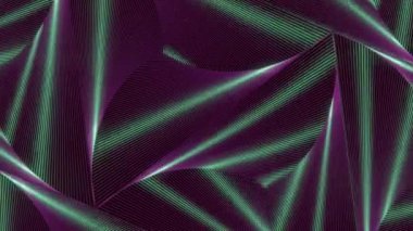 Mor geometrik bir üçgen dizisinin dijitalsiz döngü animasyonu. İçlerinde yeşil dalgalar dolaşıyor. 3D görüntüleme. 4K, Ultra HD çözünürlüğü
