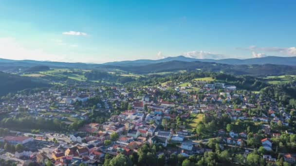 Filmagem Cidade Grafenau Floresta Bávara Baviera Inferior Com Montanhas Paisagem — Vídeo de Stock