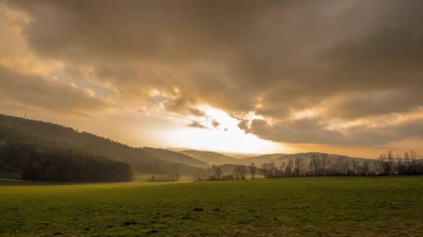 Zeitraffer Aufnahmen Vom Sonnenuntergang Bei Grafenau Bayerischen Wald Mit Wolken — Stockvideo